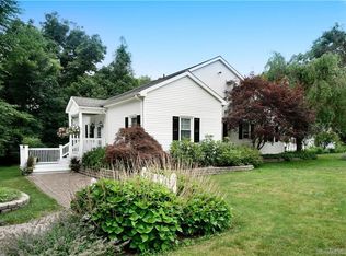 10 Walker Hill Rd, Sandy Hook, CT 06482