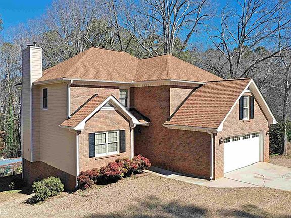 2nd image of 2910 Camary Place Dr SE