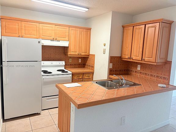 4th image of 18304 NW 68th Ave APT C