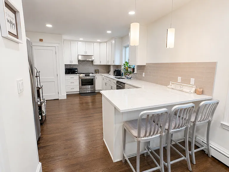 8 Rose St #8 — Photo 1