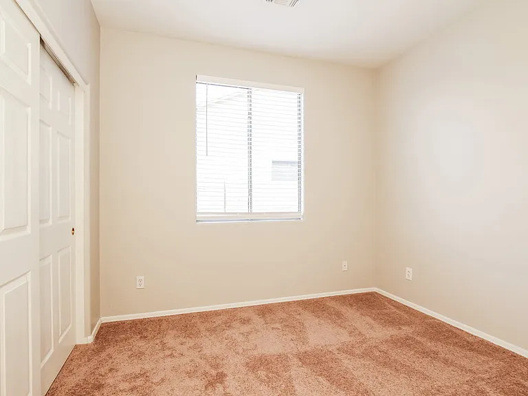 10866 W Chase Ln — Photo 10