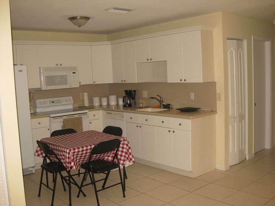 2nd image of 7903 NW 41st Ct