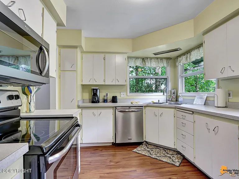 4521 Arctic Blvd #B — Photo 25