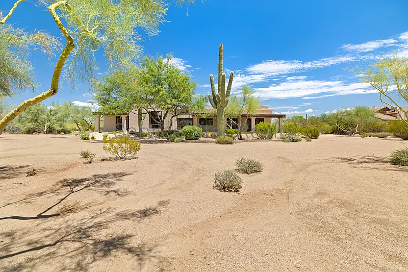 6211 E Saguaro Vista Ct