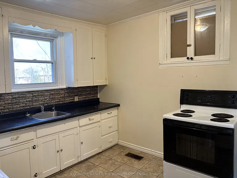 117 8th St #2 — Photo 9