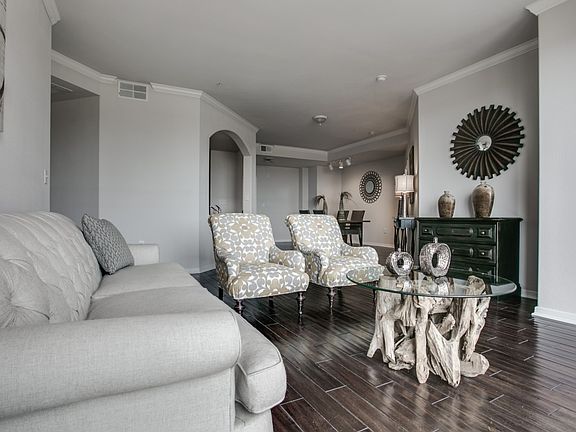 5th image of 330 Las Colinas Blvd #706