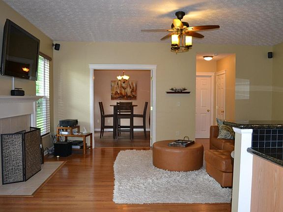 3rd image of 6323 Hilltop Trail Dr