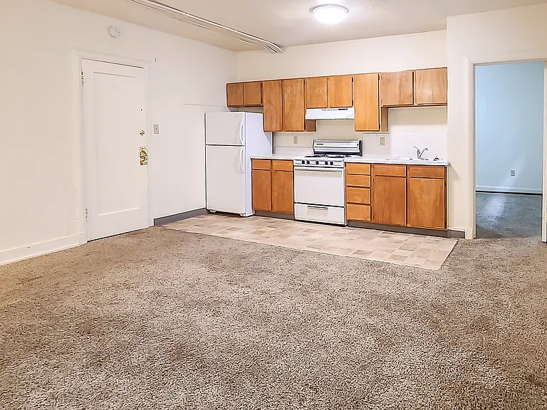 Rena Villa - Portland Oregon - One Bedroom - Living Room