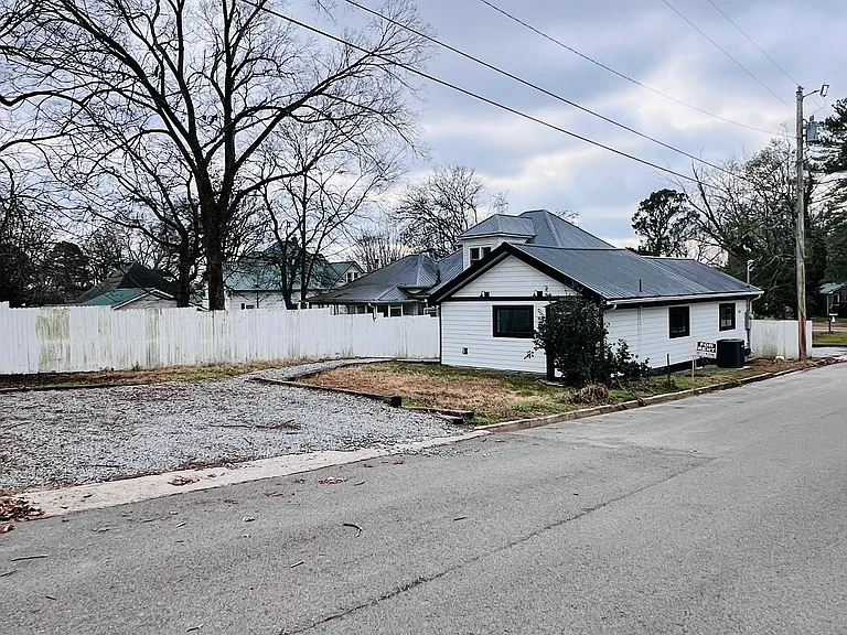 501 Vine St — Photo 11