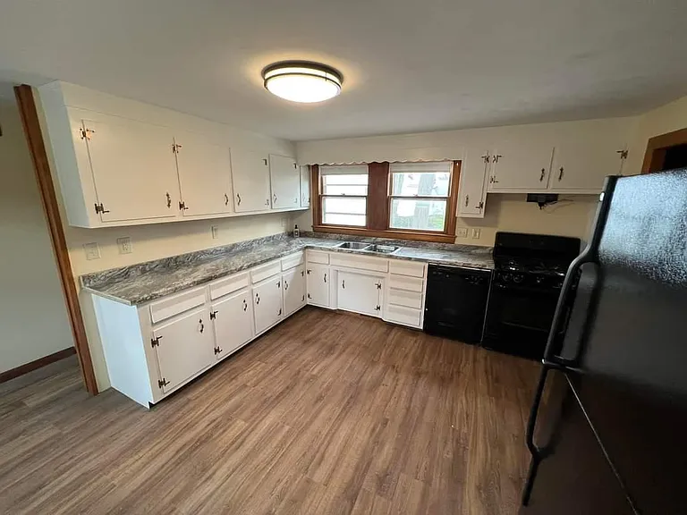 65 Central St #1 — Photo 7