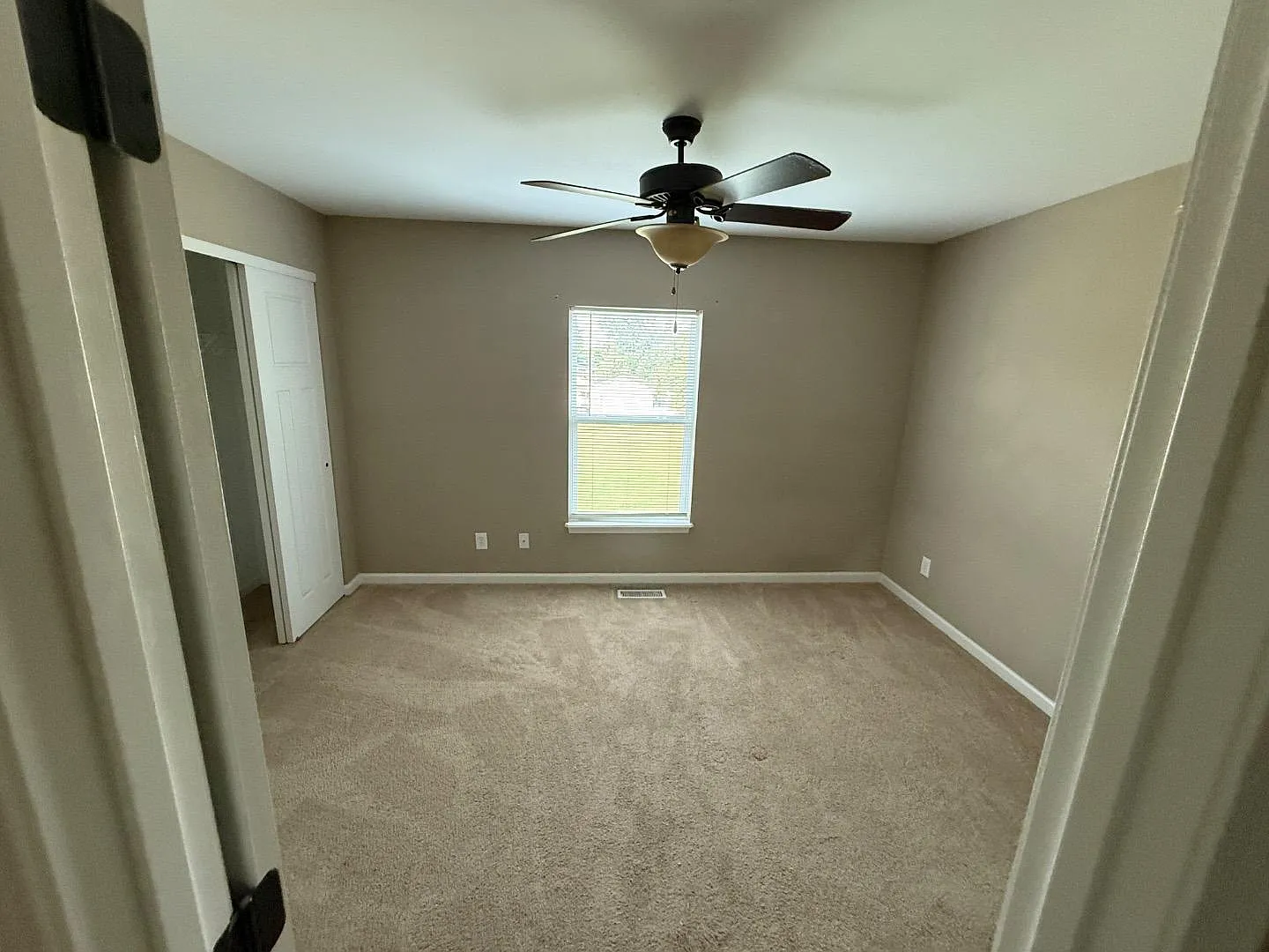 562 Nepute St. - 2 — Photo 3