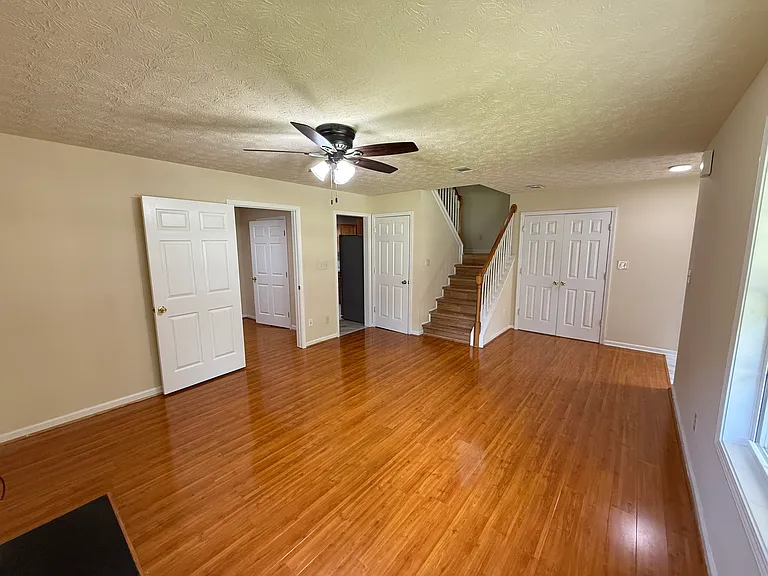 811 Kennesaw Dr — Photo 5