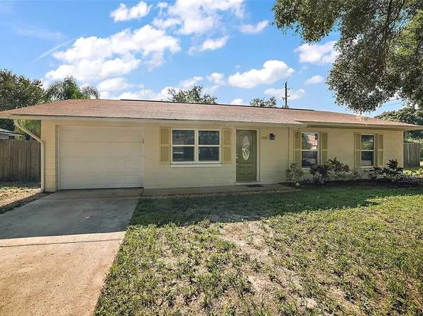 1391 Cedar Ave, Tavares, FL 32778