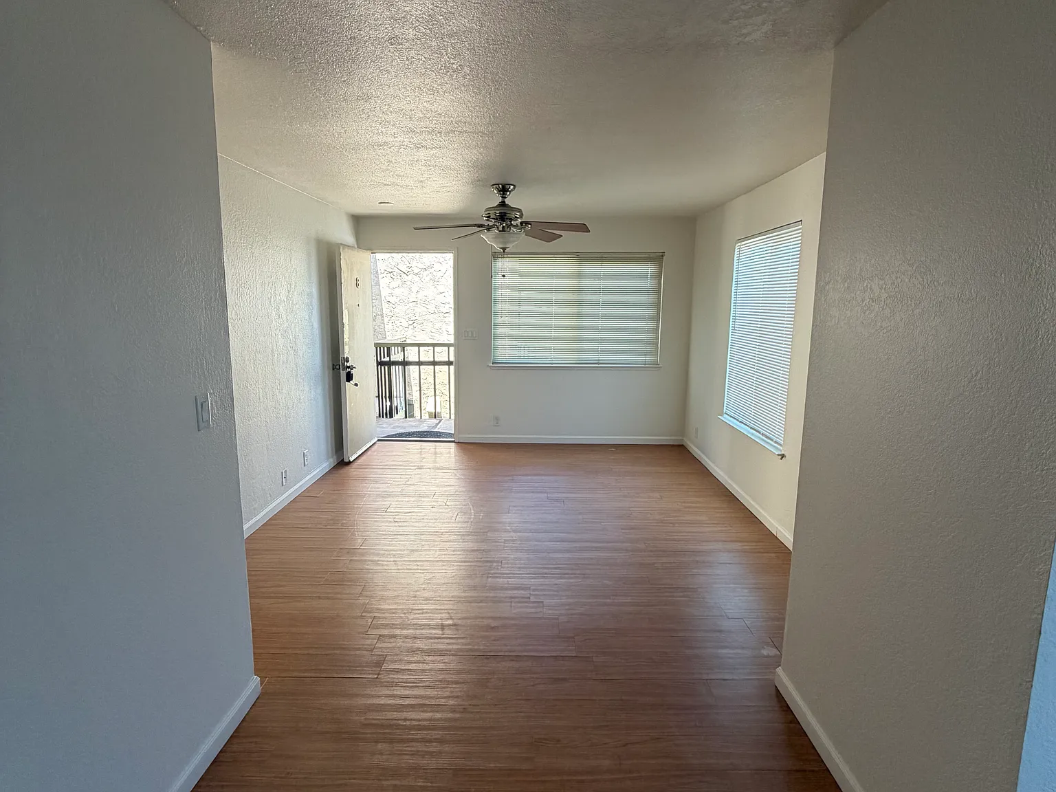 2 bed, 816 sqft, $2,195 — Photo 3