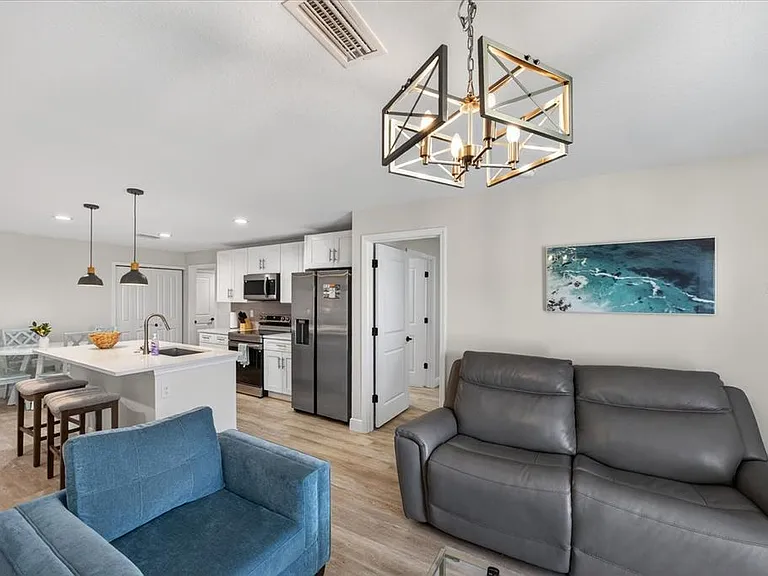 12114 Clarendon Ave — Photo 25