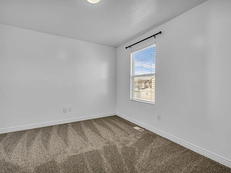 103 N Perth St — Photo 14