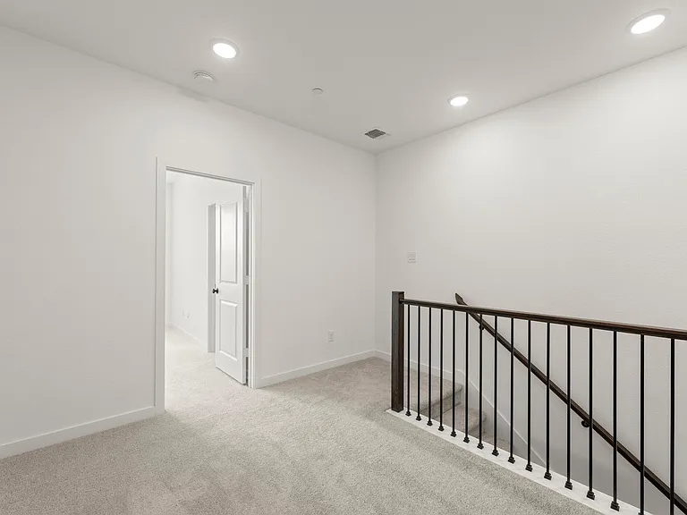 835 Pedernales Dr — Photo 11