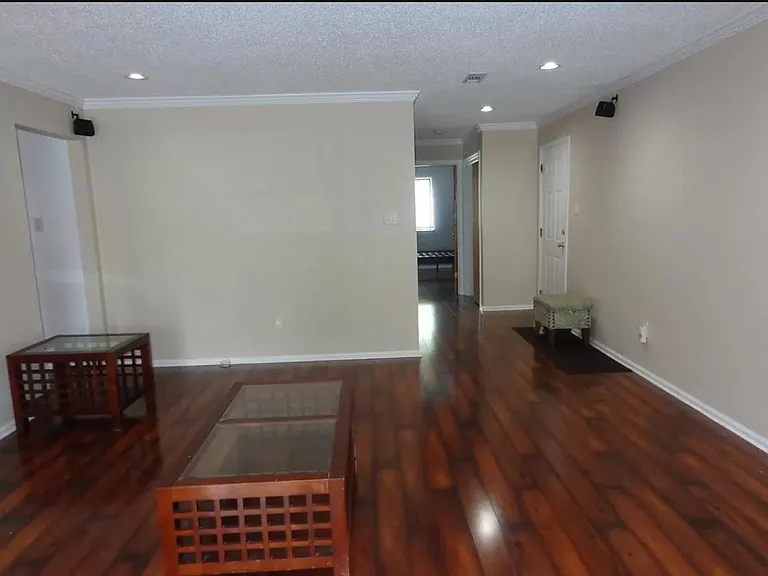 303 Edison Glen Ter — Photo 9