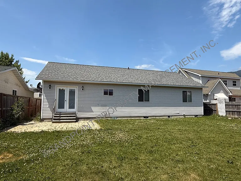 1204 Forsythia Ave — Photo 4