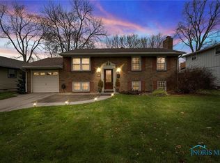 874 Maple Ln, Waterville, OH 43566