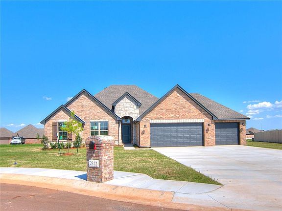 2nd image of 2322 Cedar Cir