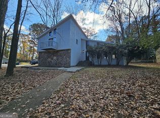 5085 Rock Glen Dr, Stone Mountain, GA 30088