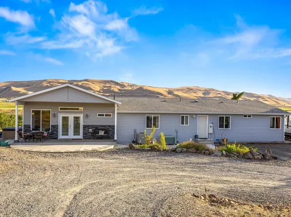 19903 W Corral Creek Rd, Benton City, WA 99320