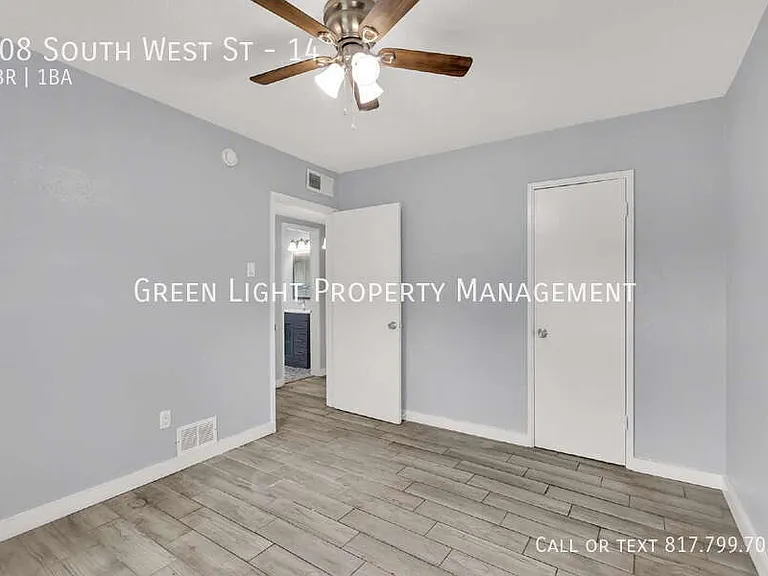 308 S West St #14 — Photo 19