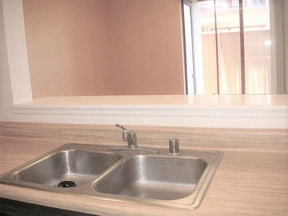 5th image of 2398 N Main St Unit B