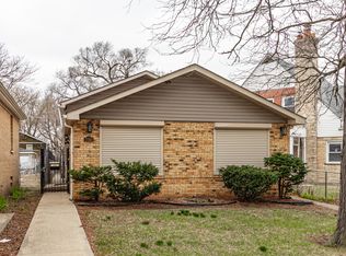 7740 S Paxton Ave, Chicago, IL 60649