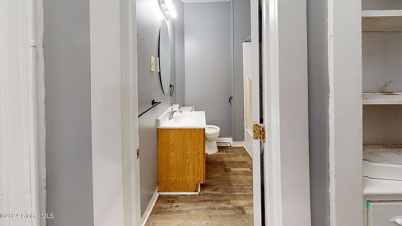 5th image of 721 State Street