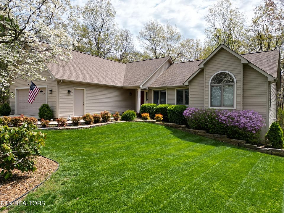 1st image of 246 Amherst Ln