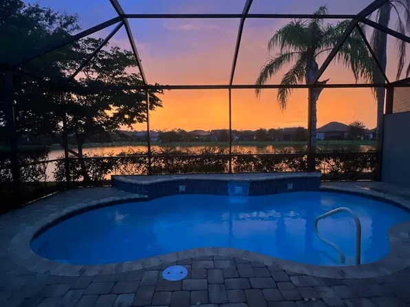 7631 Jacaranda Ln, Naples, FL 34114