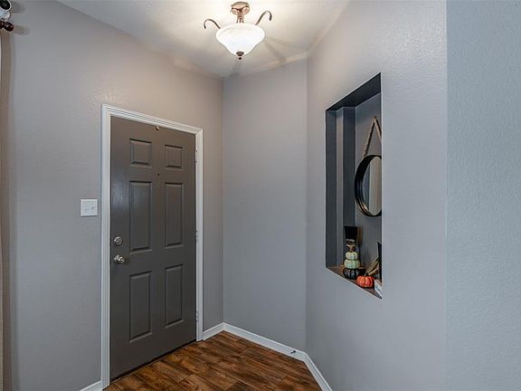 2nd image of 221 Nottingham Dr