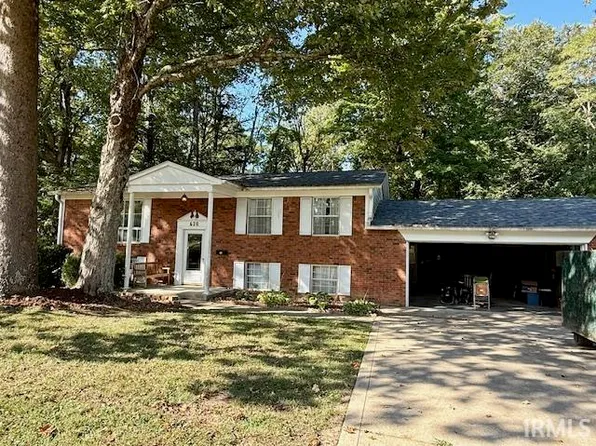 620 S Heritage Dr, Ellettsville, IN 47429