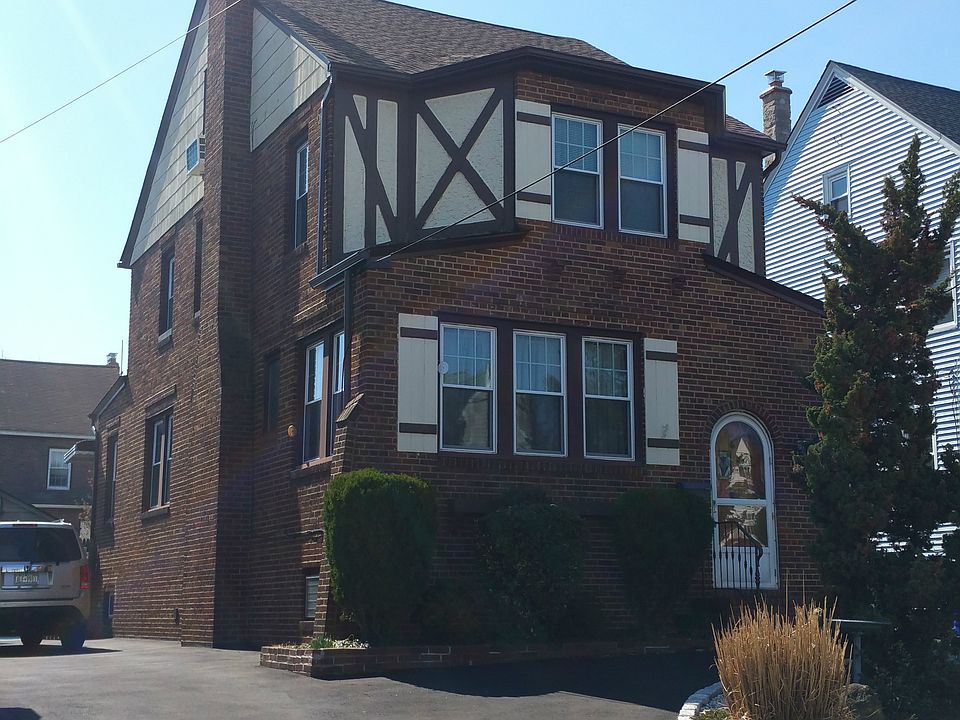 1st image of 116 Ave 218 St