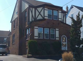 116 Ave 218 St, Cambria Heights, NY 11411