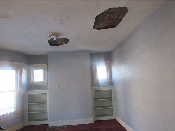 3rd image of 10912 Morison Ave