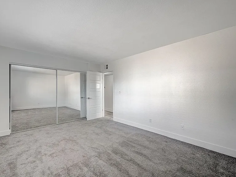 Rancho Vista Apartments — Photo 22