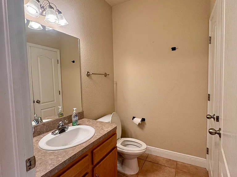 2938 SW 35th Pl #26 — Photo 7