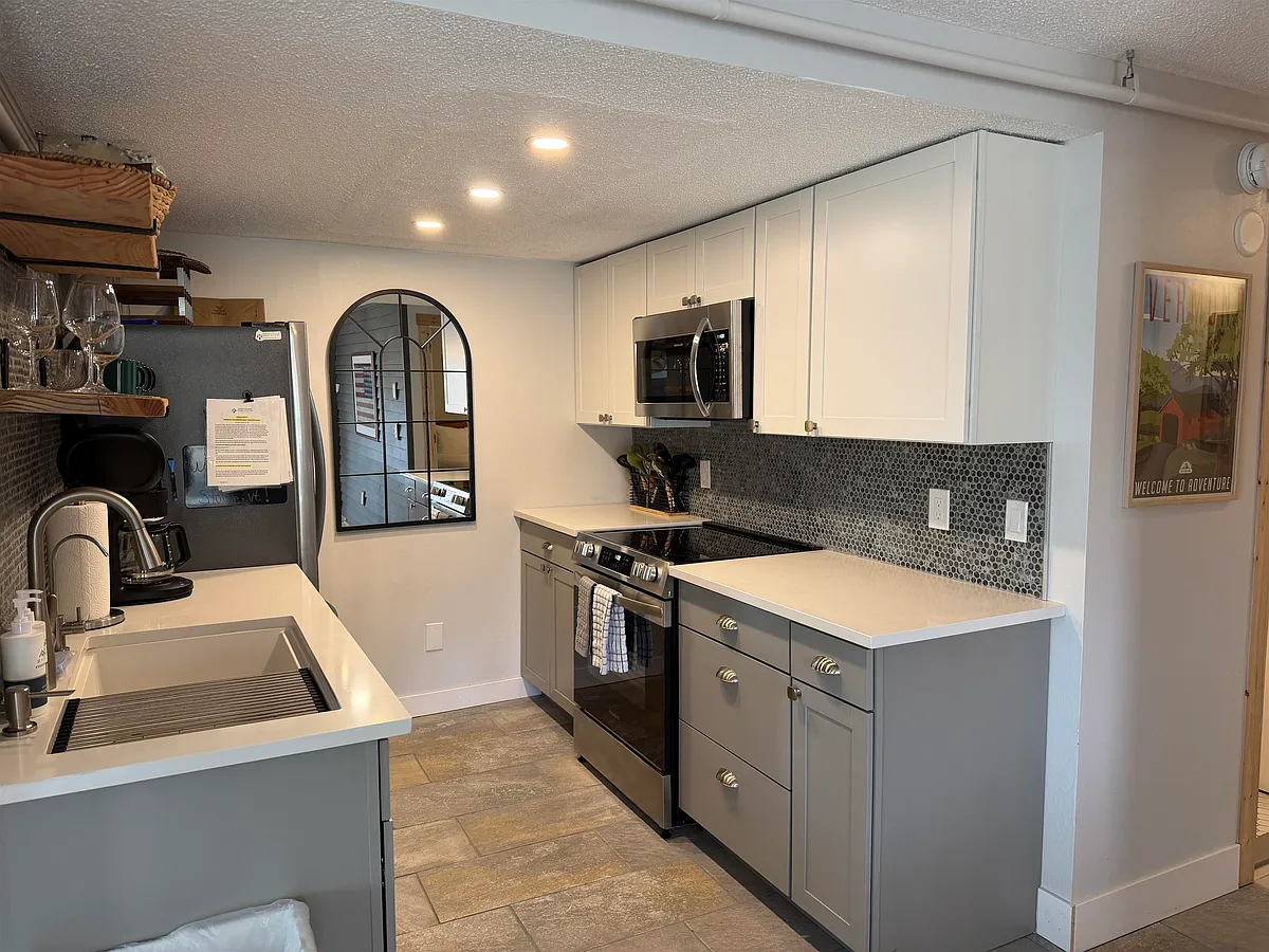 Building Photo - 220 Mountainside Dr #402