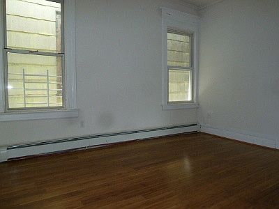5th image of 217 6th Ave W #1ST