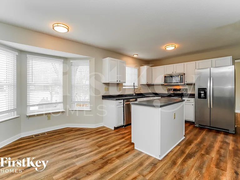7809 Astra Cir — Photo 5