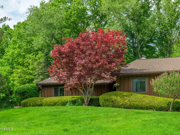 64 Churchill Crst, Pittsfield, MA 01201