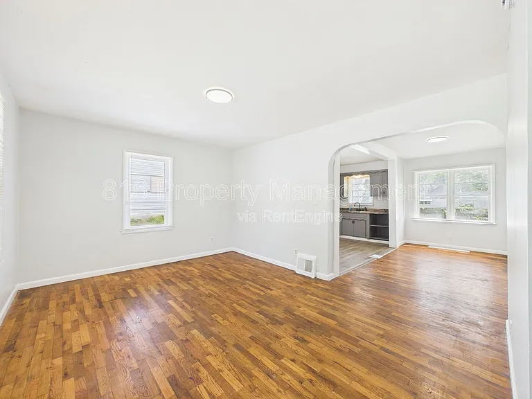 10323 E 20th St S — Photo 3