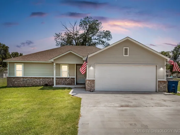 802 NE 9th St, Wagoner, OK 74467