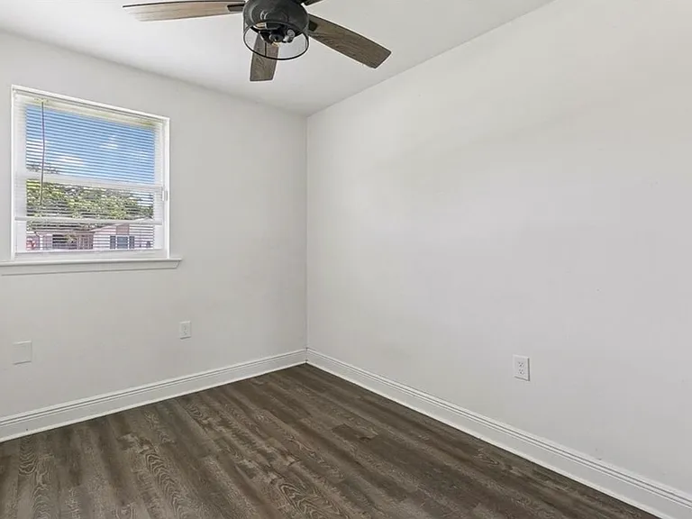 1536 Redwood Dr — Photo 7