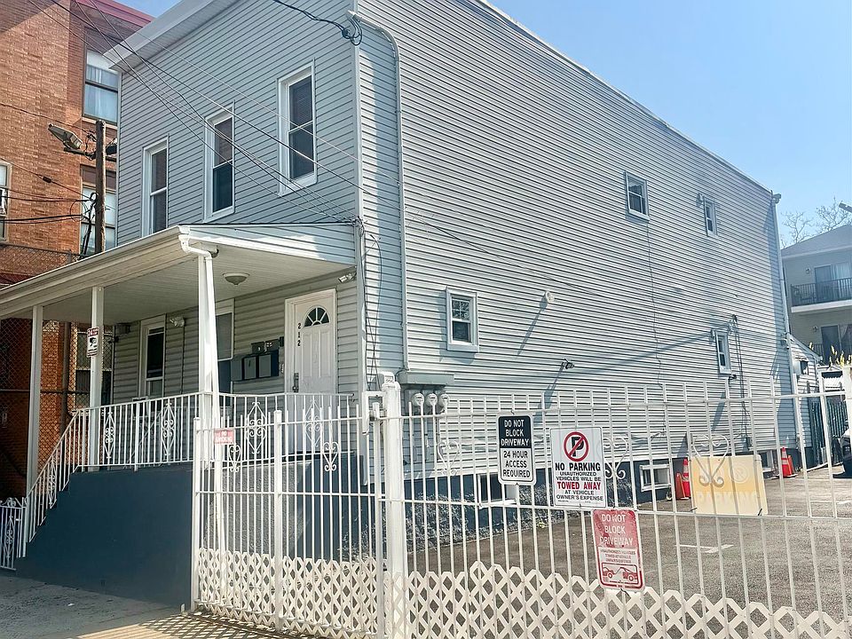 1st image of 212 Plainfield Ave Floor 2