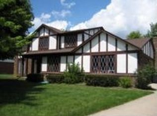 1562 Martinique Dr, Troy, MI