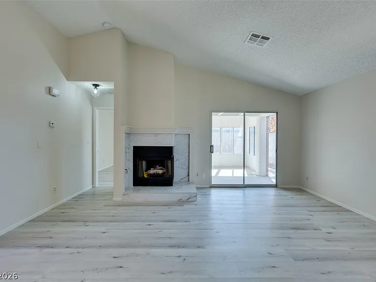 582 Searchlight Dr — Photo 10